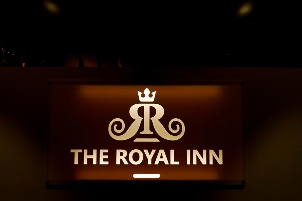 Hotel The Royal Inn Baramati Esterno foto