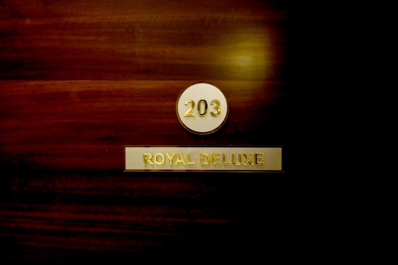 Hotel The Royal Inn Baramati Esterno foto