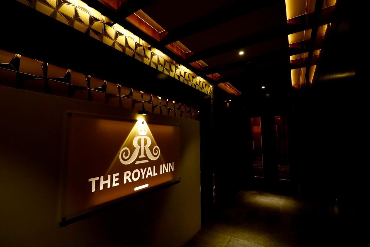 Hotel The Royal Inn Baramati Esterno foto